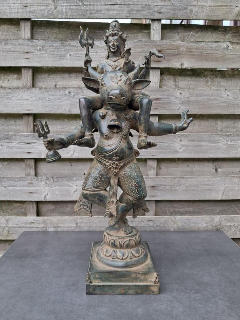 Bronzen beeld van Shiva die op de heilige buffel Nandi rijdt, Ophalen of Verzenden