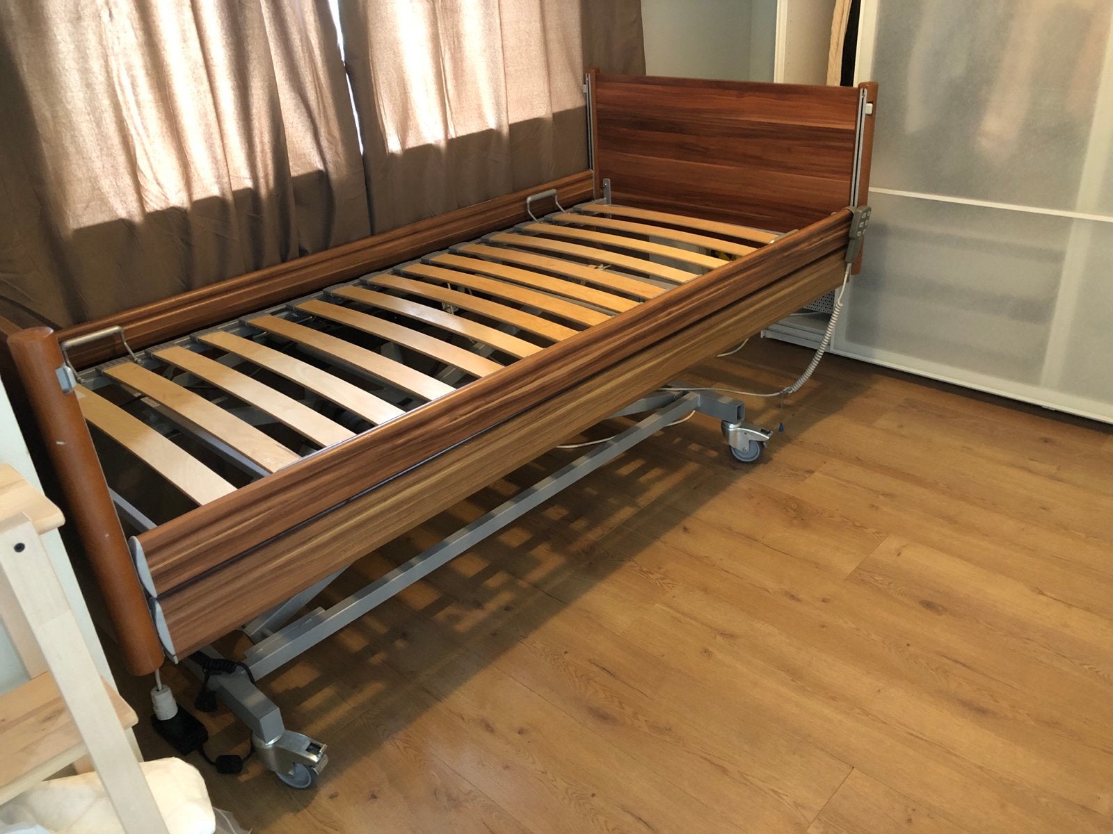 Hoog-laag bed, senioren-bed, Huis en Inrichting, Slaapkamer | Bedden, Ophalen, Eenpersoons, Hout, 90 cm