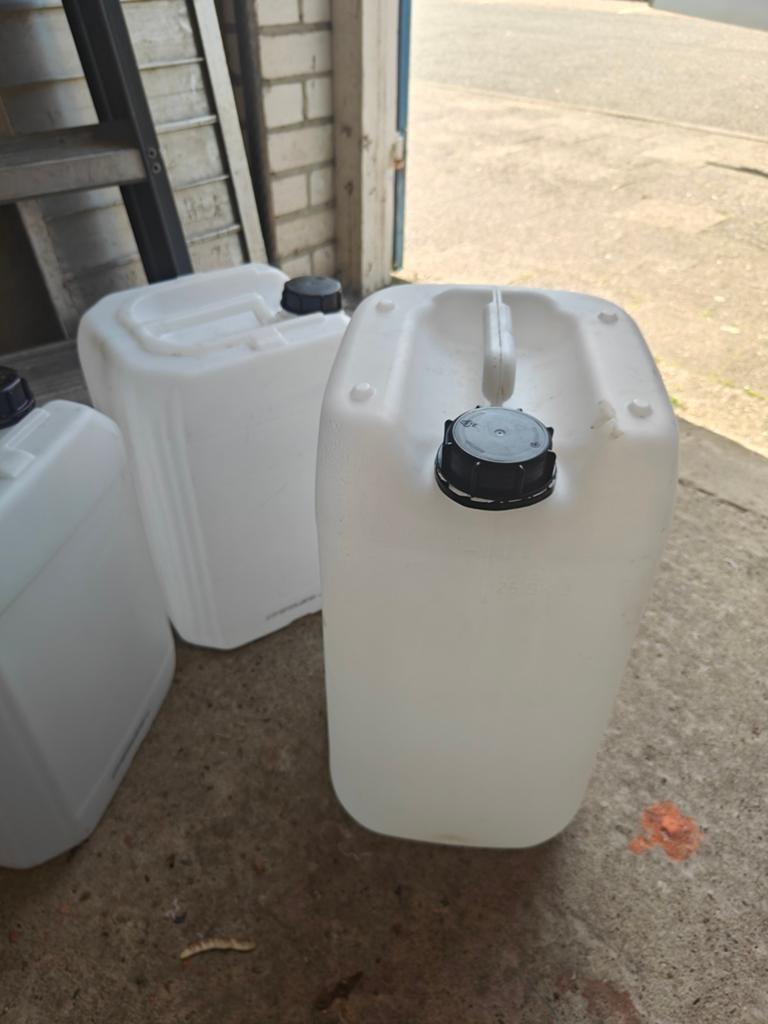 Jerry cans, Tuin en Terras, Regentonnen, Minder dan 75 liter, Ophalen