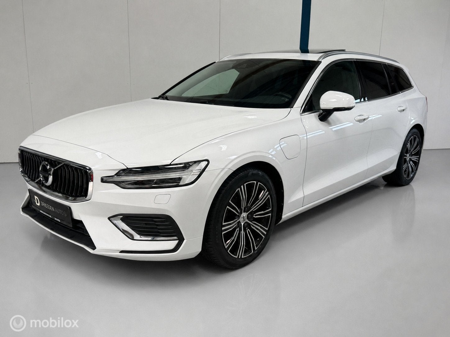 Volvo V60 2.0 T8 Twin Engine AWD Inscription PANO/LEER, Auto's, Volvo, Automaat, Gebruikt, 4 cilinders, 1972 kg