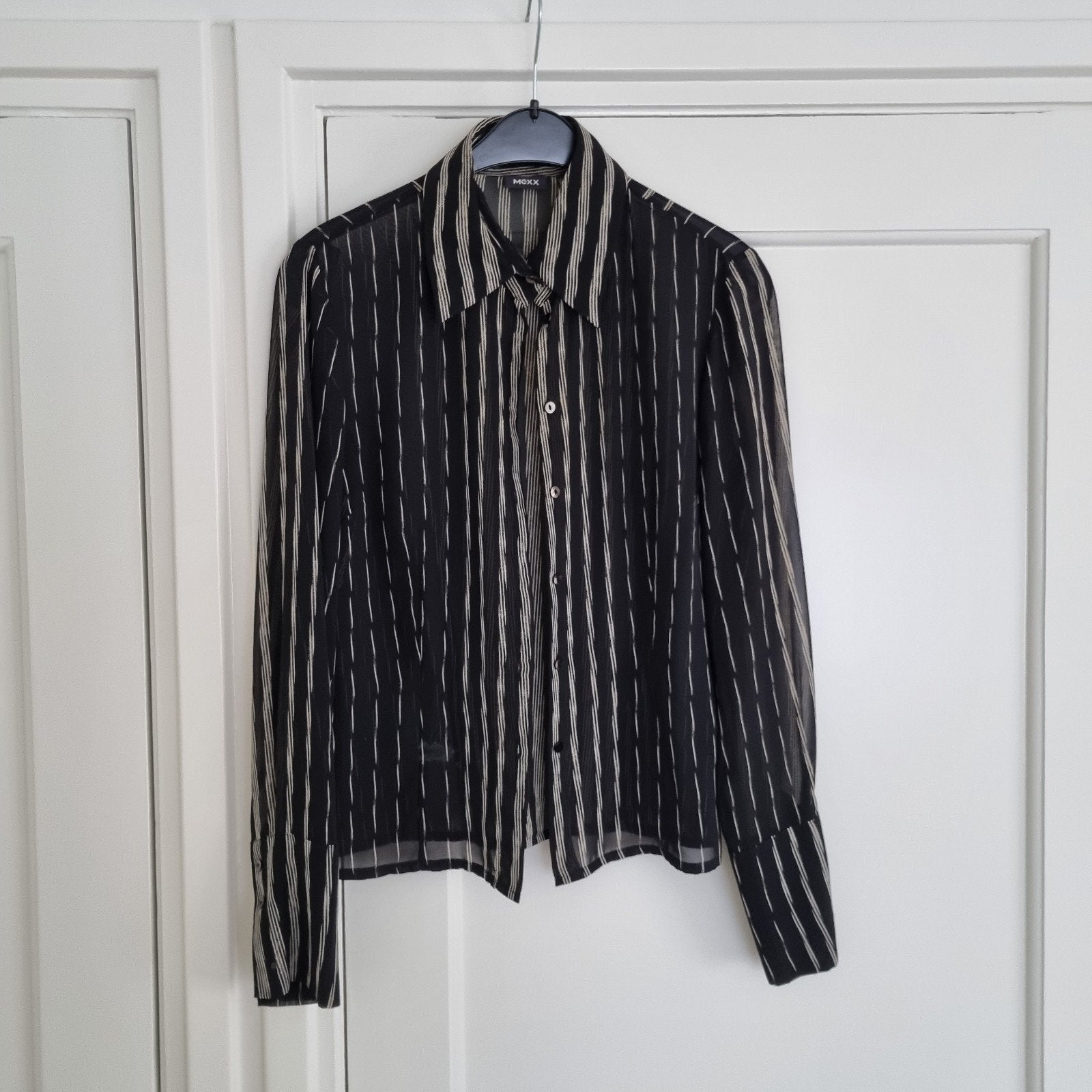 Zwarte voille blouse van Mexx maat 36 met beige strepen., Mexx, Zwart, Ophalen of Verzenden, Zo goed als nieuw