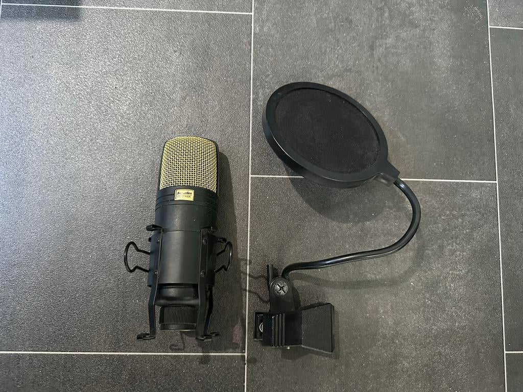 Superlux ECO-H6A microfoon met plopkap, Muziek en Instrumenten, Microfoons, Gebruikt, Zangmicrofoon, Ophalen of Verzenden