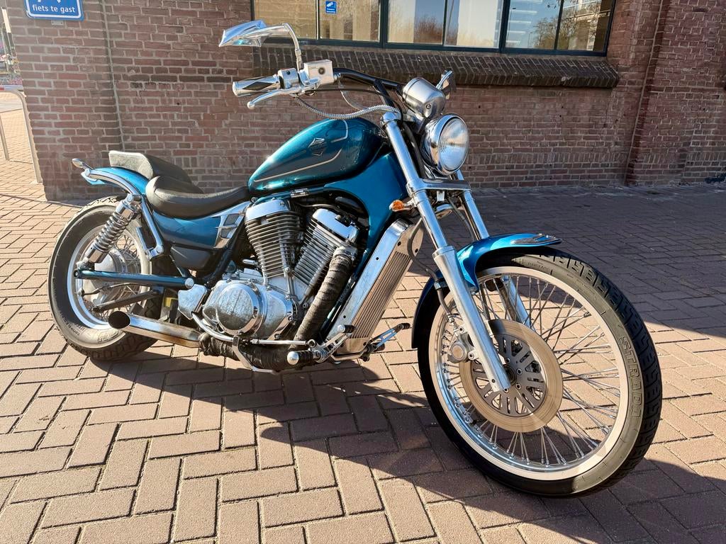Prachtige Suzuki VS800, 2 cilinders, 805 cc, Chopper, Bedrijf