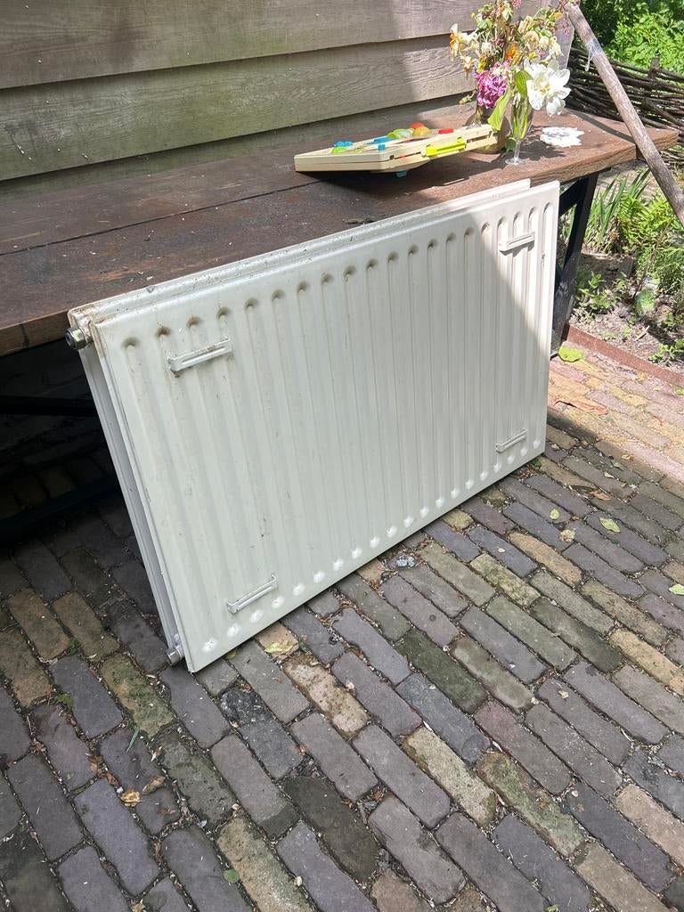 Gebruikte radiator - perfect voor kleine ruimtes, Doe-het-zelf en Verbouw, 30 tot 80 cm, Gebruikt, Radiator, Minder dan 60 cm