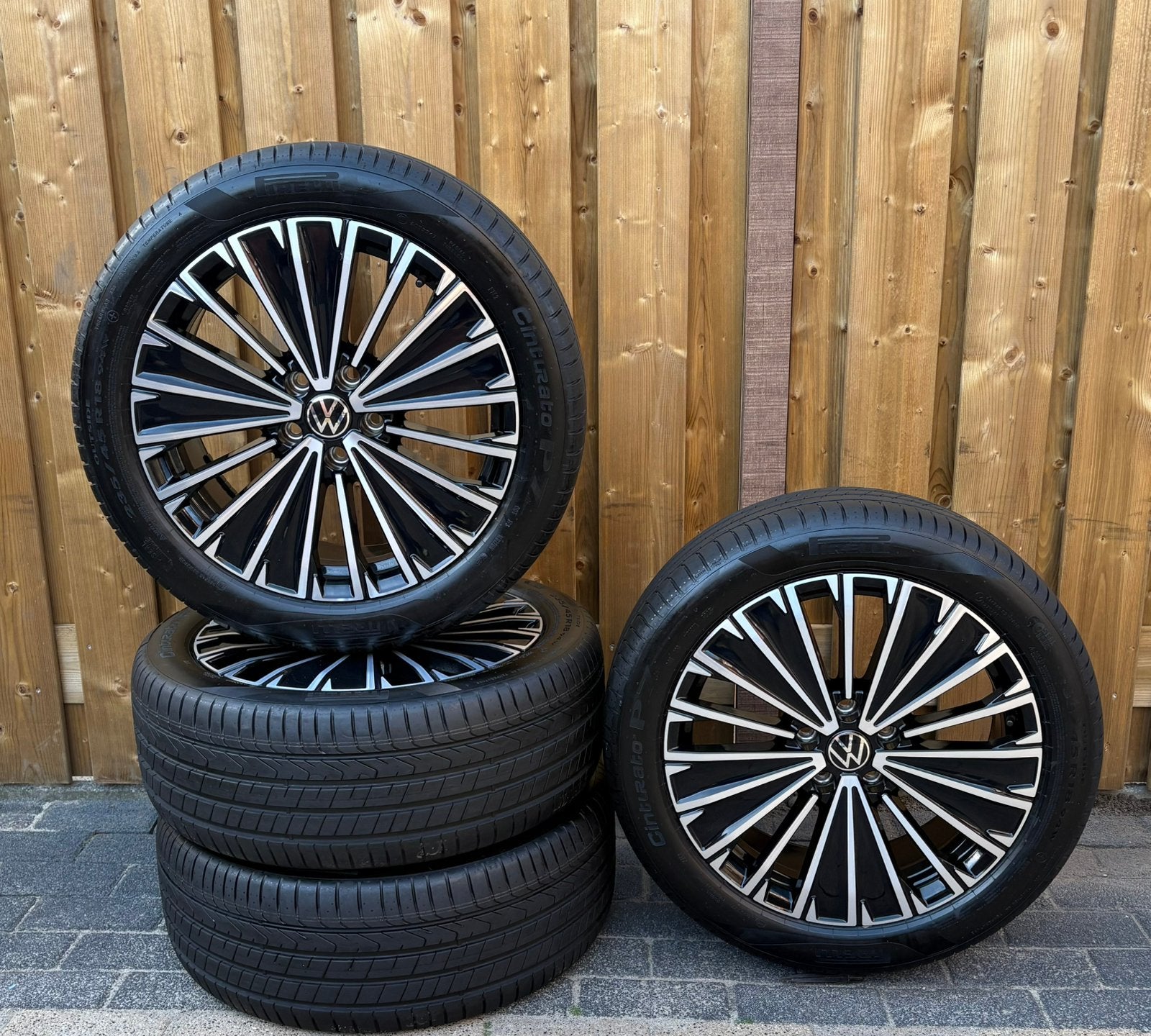 Originele VW Passat 18 inch velgen met zomerbanden, Auto-onderdelen, Banden en Velgen, Ophalen, 18 inch, Gebruikt, Banden en Velgen