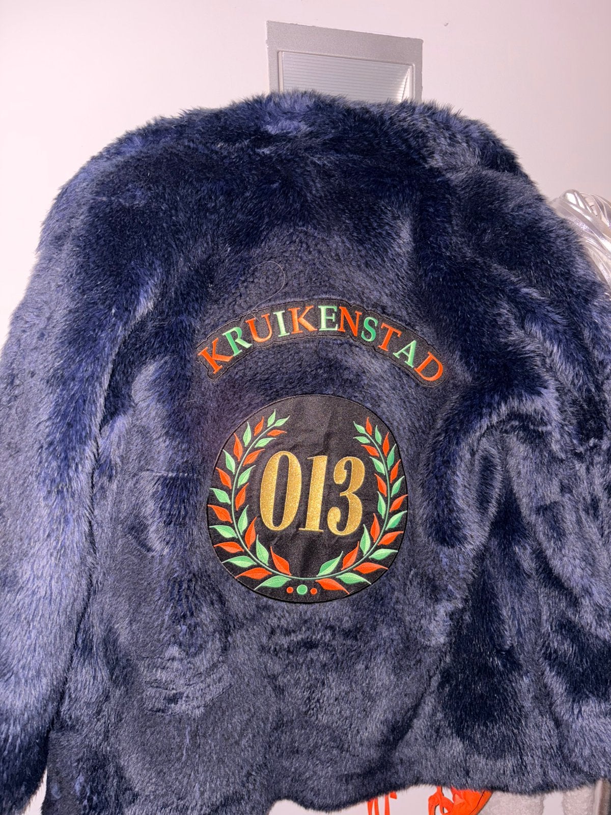 Bontjas met een paar Emblemen, Blauw, Jasje, Gedragen, Ophalen