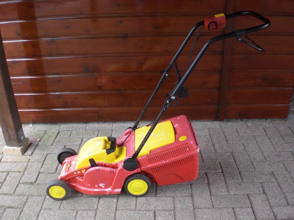 Wolf elect. grasmachine 2.32E1, Tuin en Terras, Grasmaaiers, Ophalen, Gebruikt, Opvangbak, 30 t/m 39 cm