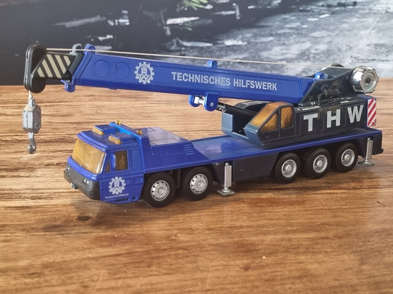 Maisto THW Kraanwagen - Technisches Hilfswerk, Ophalen of Verzenden, Gebruikt, Bus of Vrachtwagen