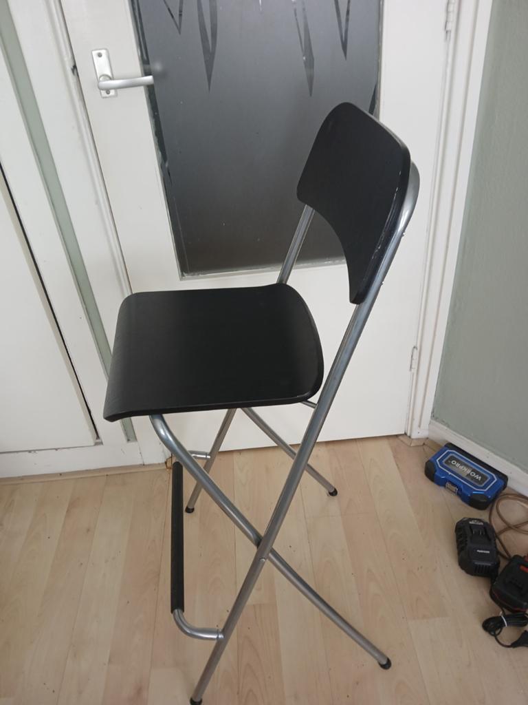 Hoge kruk met voetensteun, Huis en Inrichting, Barkrukken, 1 kruk, Ophalen, 60 tot 90 cm