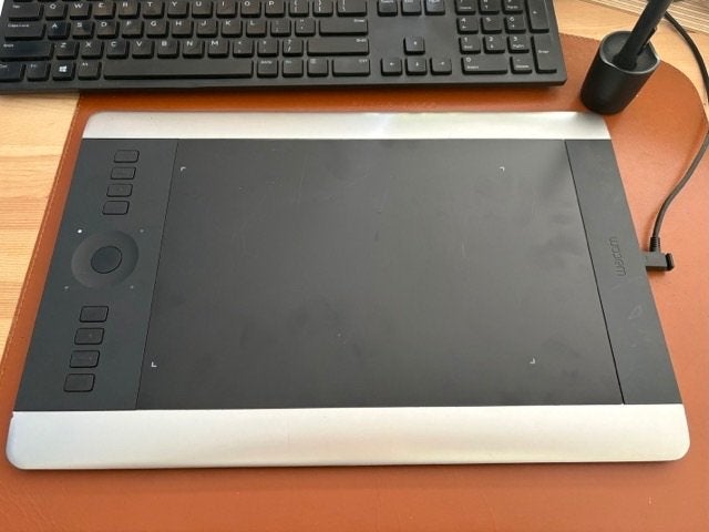 Wacom PTH-651 teken tablet, Computers en Software, Tekentablets, Ophalen of Verzenden, Gebruikt, Bedraad, Wacom