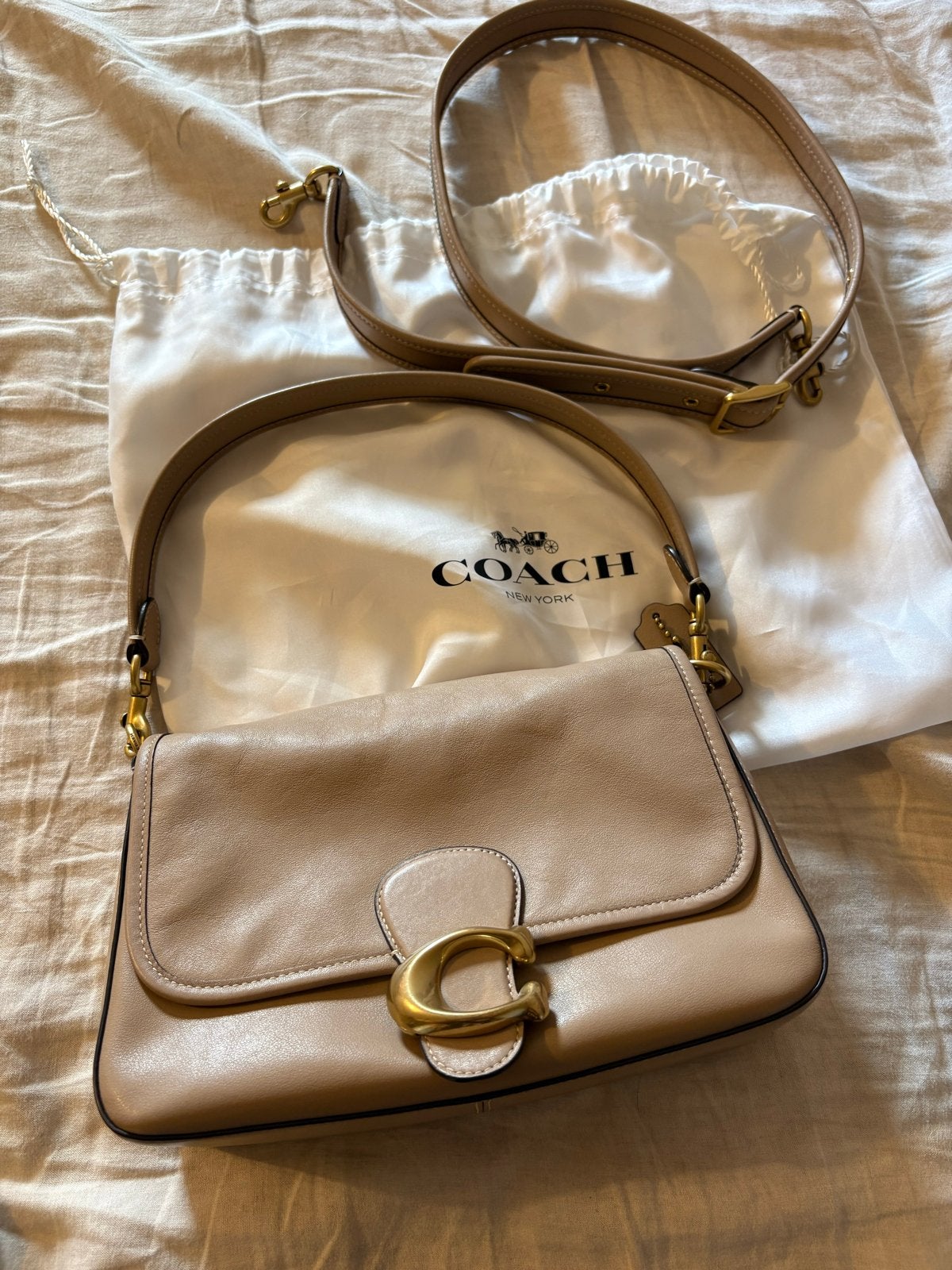 Coach Soft Tabby Schoudertasje Beige in nette staat, Ophalen, Gebruikt, Beige, Schoudertasje