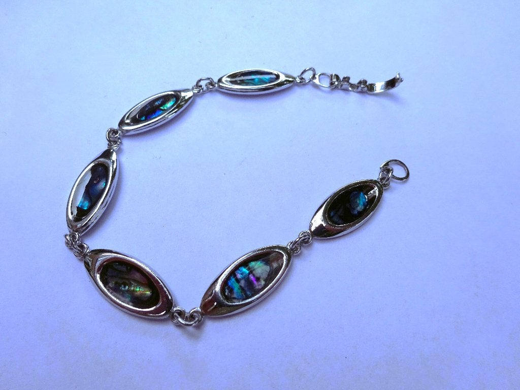 Zilverkleurige armband elips schakels met parelmoer schijfje, Verzenden, Zo goed als nieuw, Zilver, Staal