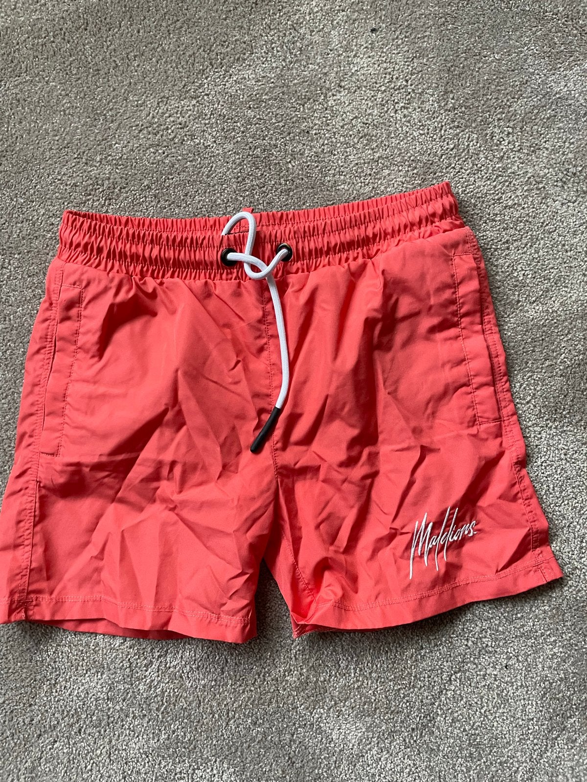 Malelions zwemshort koraalrood maat 164, Kinderen en Baby's, Ophalen of Verzenden, Zo goed als nieuw, Jongen, Sport- of Zwemkleding