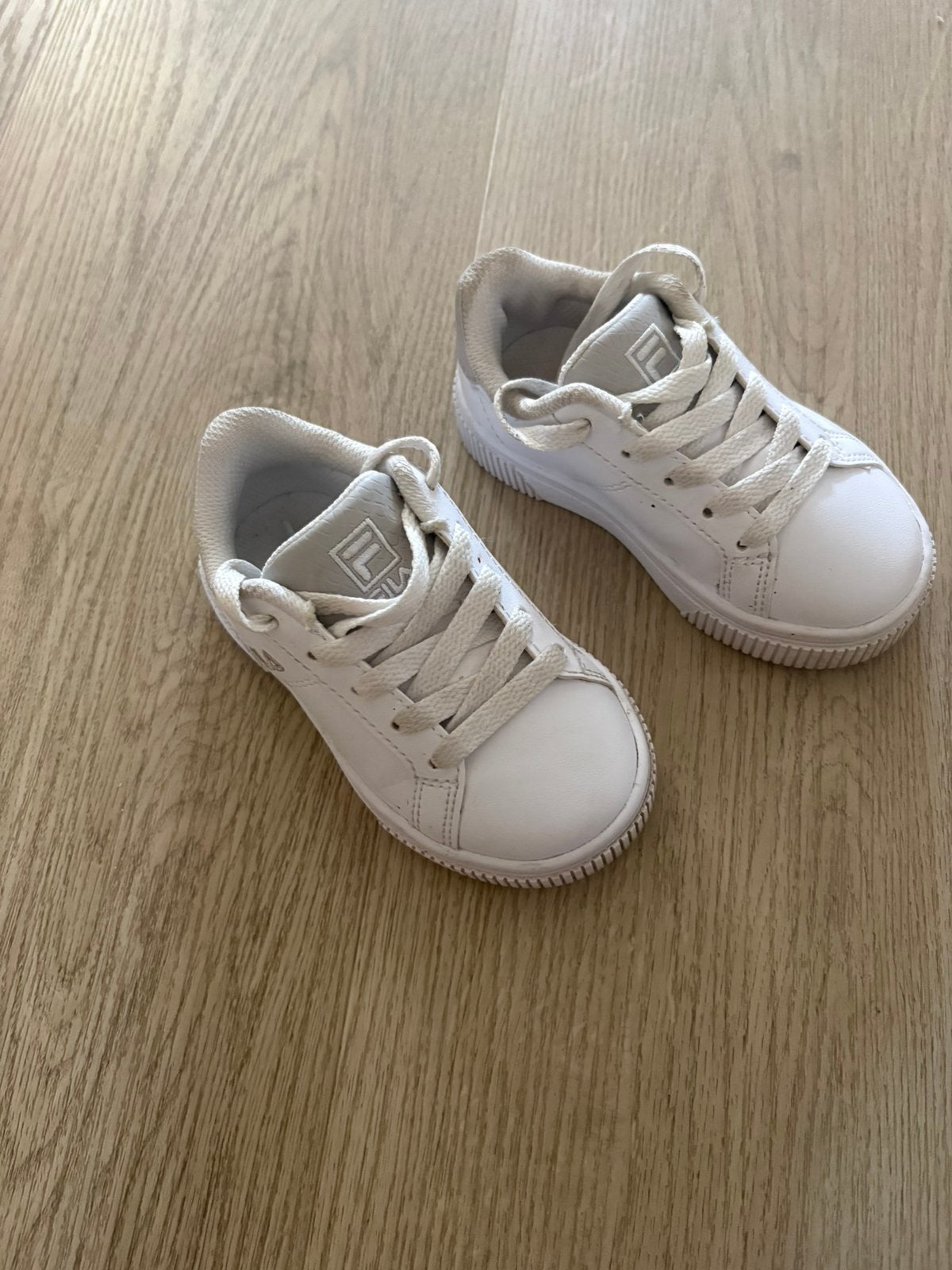 Fila sneakers wit, Ophalen, Zo goed als nieuw, Jongetje of Meisje, Schoentjes