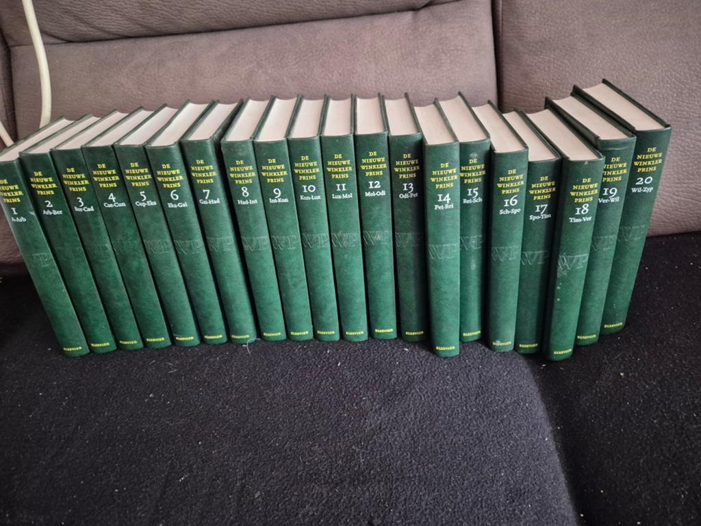 De Nieuwe Winkler Prins Encyclopedie - Complete Serie, Gelezen, Complete serie, Ophalen of Verzenden, Algemeen