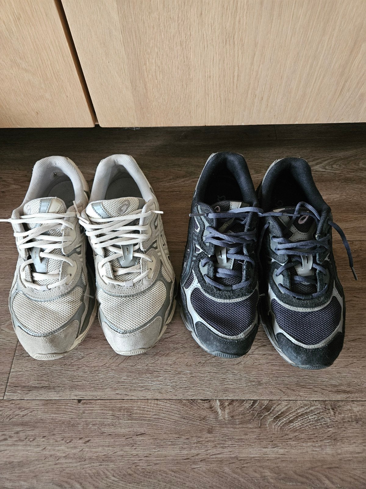 2 paar Asics Gel NYC maat 43, Kleding | Heren, Schoenen, Ophalen of Verzenden, Gedragen, Zwart
