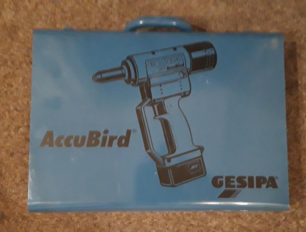 Gesipa accu popnageltang met 2 accu's  en lader Demo, Ophalen of Verzenden, Zo goed als nieuw