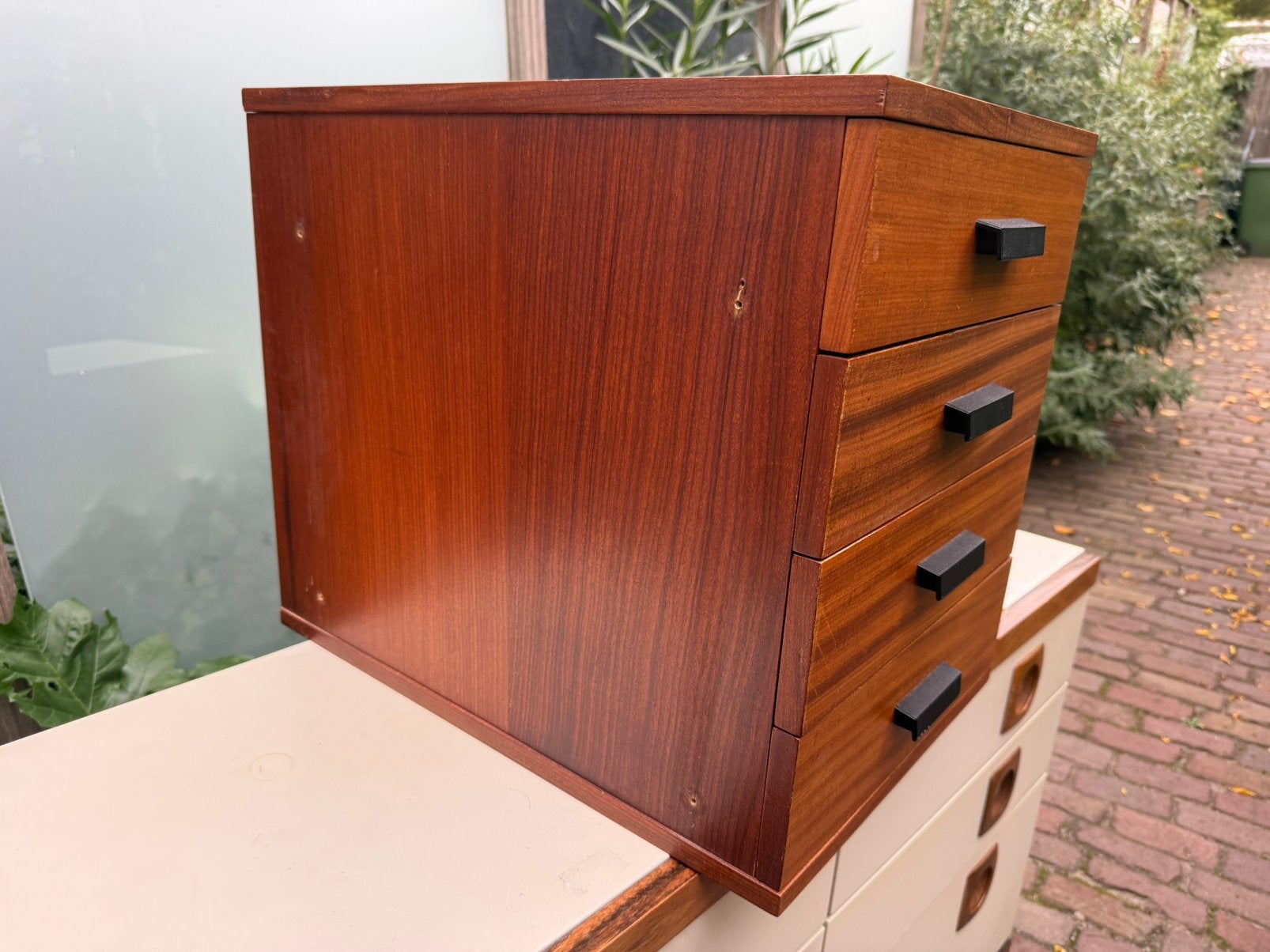 Ladenkastje bureau jaren zestig. Nachtkastje?, Gebruikt, 50 tot 100 cm, 3 of 4 laden, Minder dan 100 cm