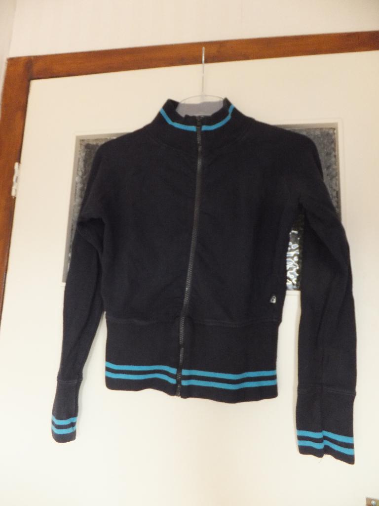 Leuk, stevig zwart met blauw vest van Cool Cat. Even kijken., Kleding | Dames, Verzenden, Zwart, Coolcat, Maat 36 (S)