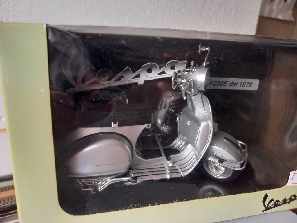 Vespa scooter P200E 1978 schaal 1:12, Ophalen of Verzenden, Nieuw, 1:9 t/m 1:12, Overige typen
