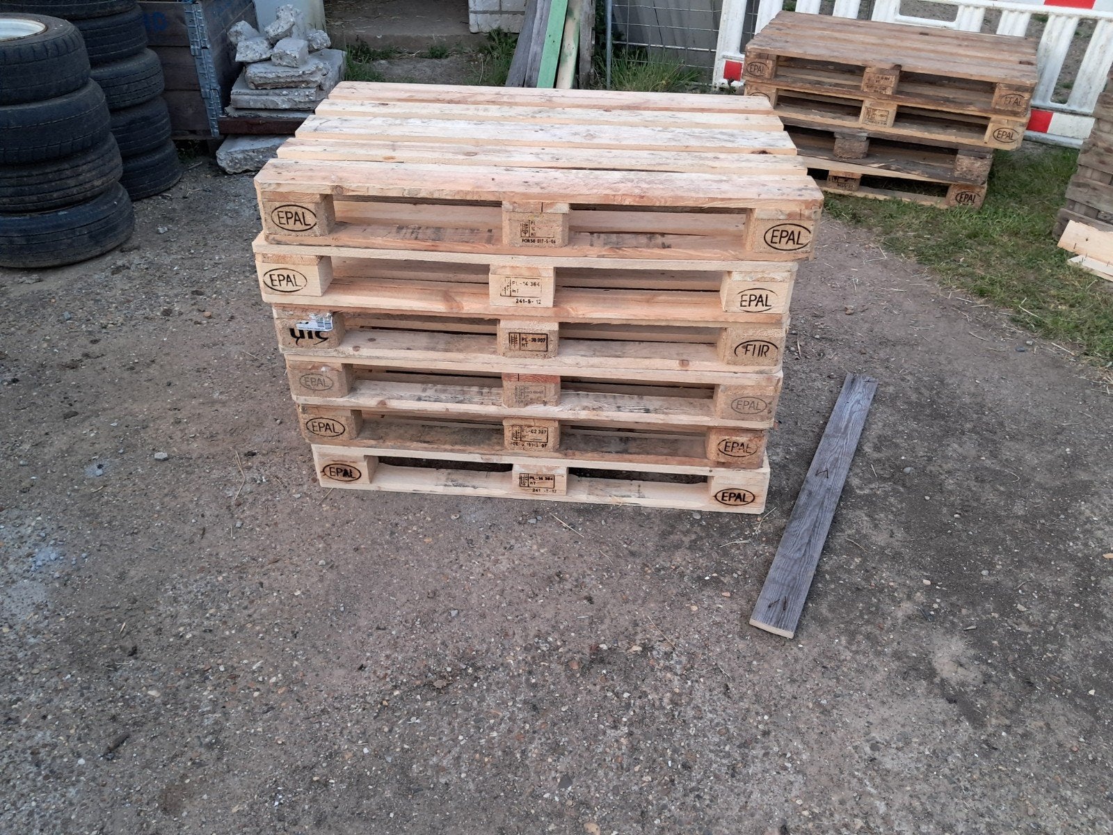20 stuks Europallets te koop.

Deze stevige houten pallets z, Ophalen, Zo goed als nieuw, 50 mm of meer, Pallet