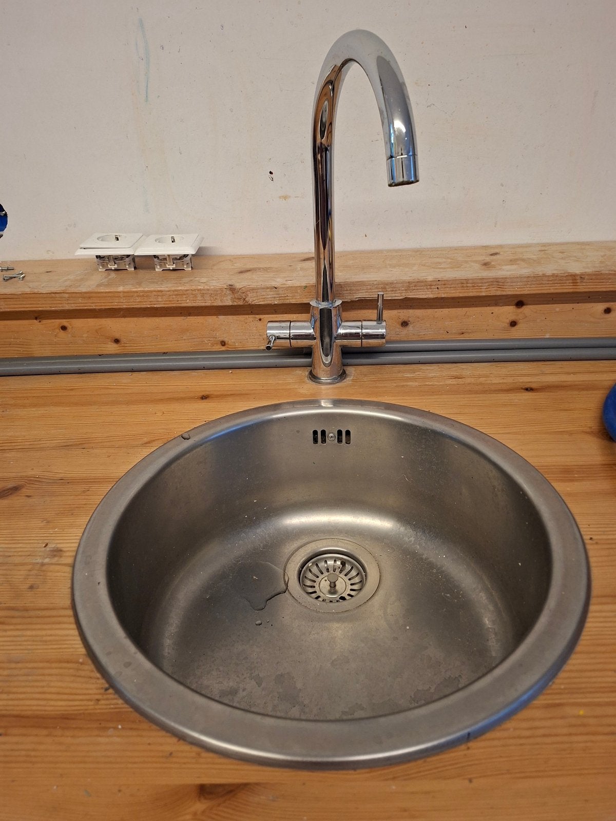 Gratis Kraan met spoelbak, Huis en Inrichting, Keuken | Keukenelementen, Ophalen, Gebruikt, 50 tot 100 cm, Minder dan 100 cm