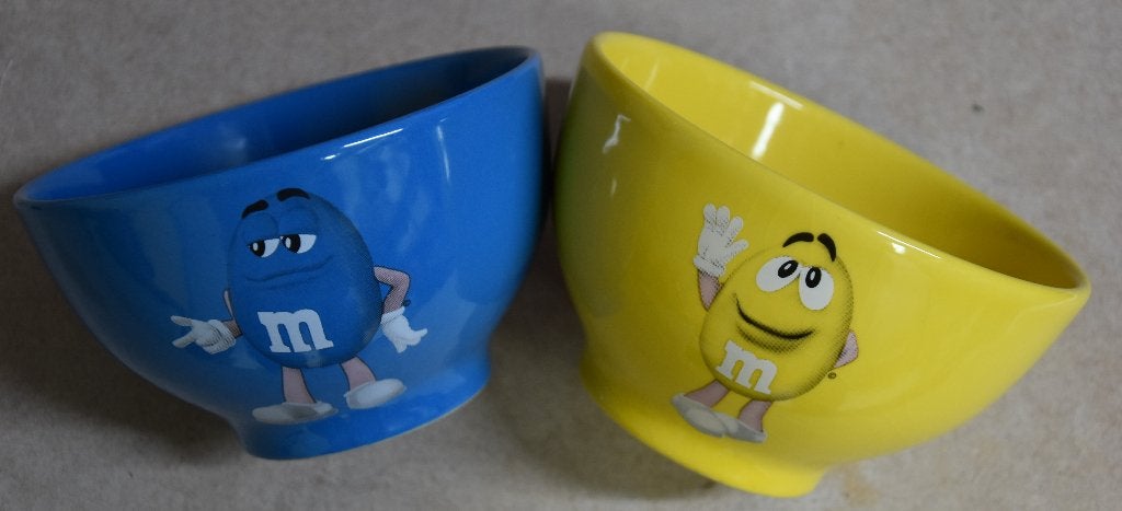 1x kom schaal m&m's blauw blue snoep pinda's, Porselein of Keramiek, Schaal, Rond, Ophalen of Verzenden
