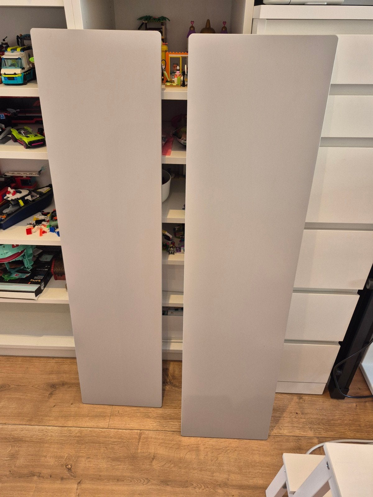 Smastad deurtjes en frontjes, Ophalen