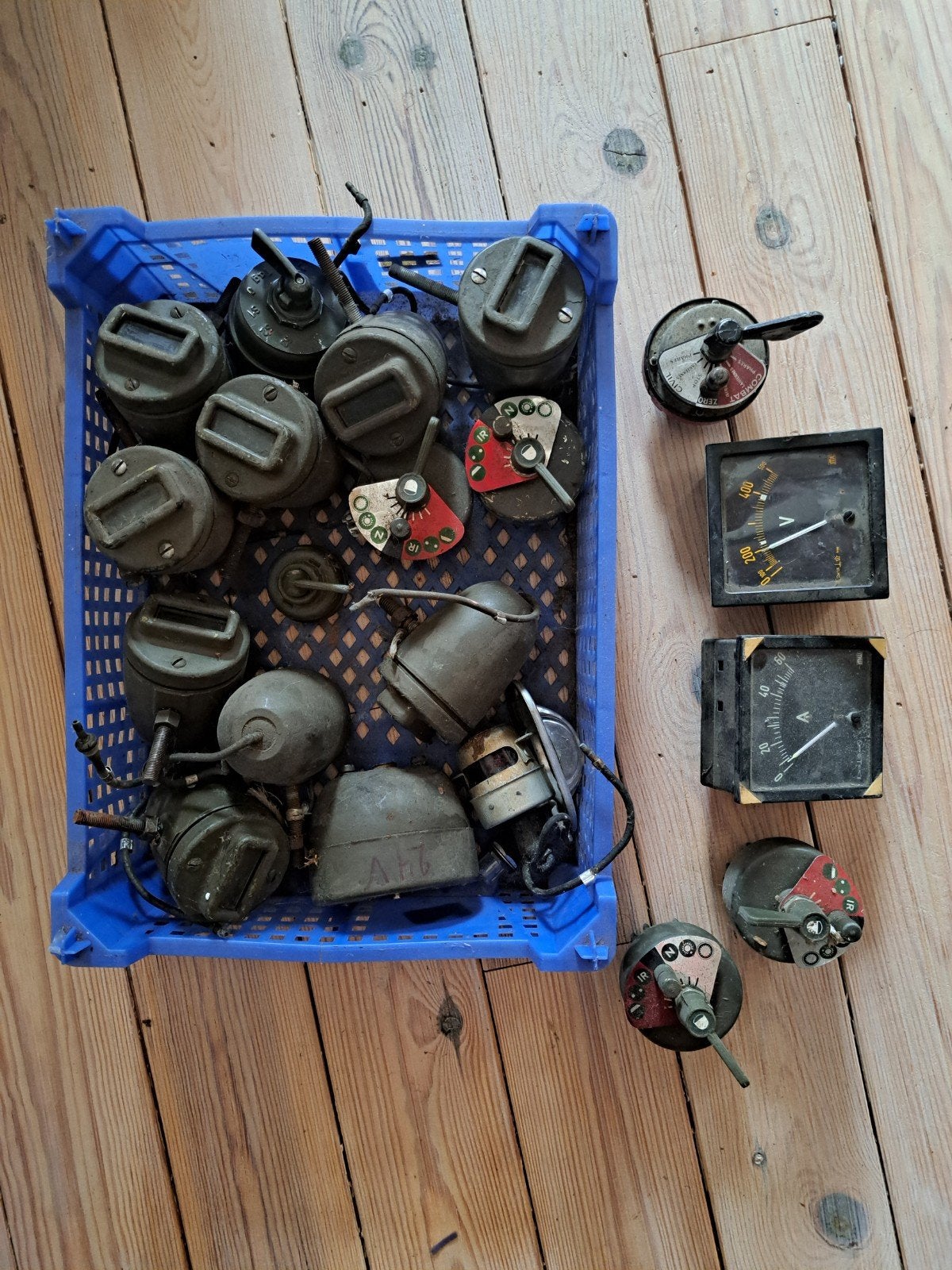 Vintage elektronische onderdelen en meters, Ophalen
