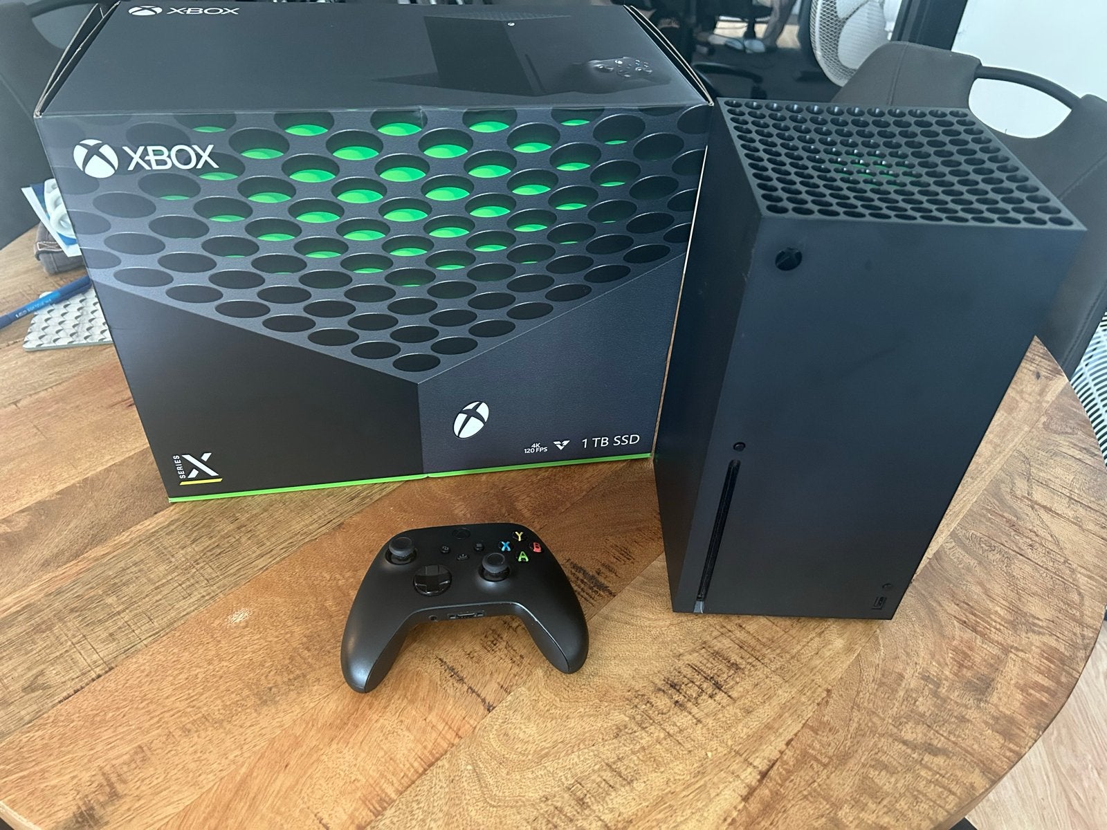 Xbox Series X 1TB Disc Versie met Controller en Kabels