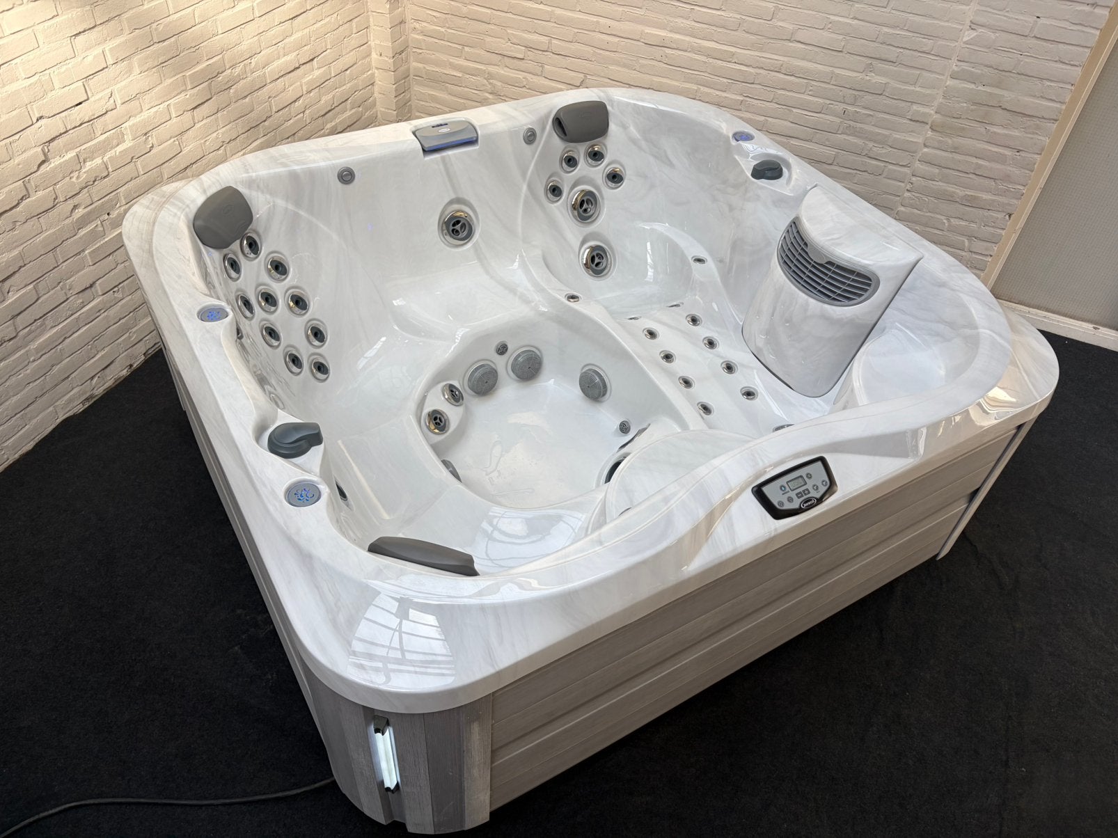 Jacuzzi J-355, Ophalen of Verzenden, Zo goed als nieuw, Afdekzeil, Vast