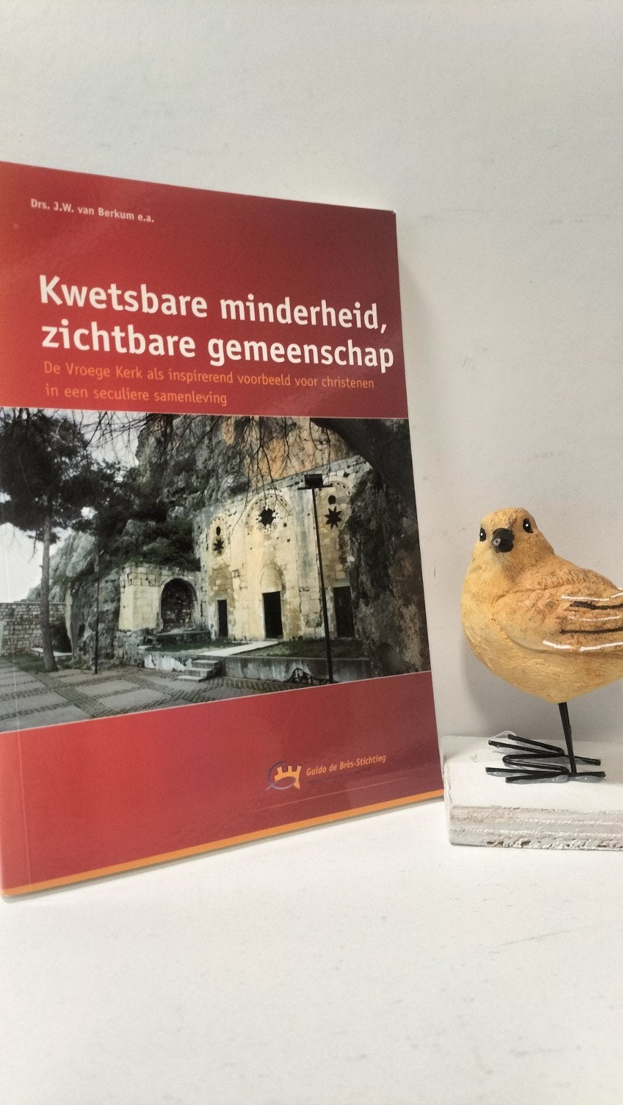 Berkum, Drs. J.W. van e.a.; Kwetsbare minderheid, zichtbare, Ophalen of Verzenden, Gelezen, Christendom | Protestants
