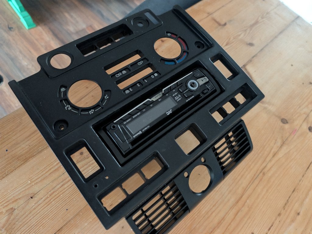Defender puma dashboard 1 din paneel met radio, Auto-onderdelen, Interieur en Bekleding, Ophalen, Gebruikt, Land Rover