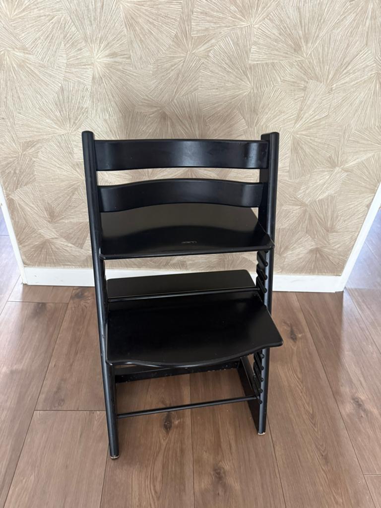 stokke kinderstoel zwart, Ophalen of Verzenden, Meegroeistoel