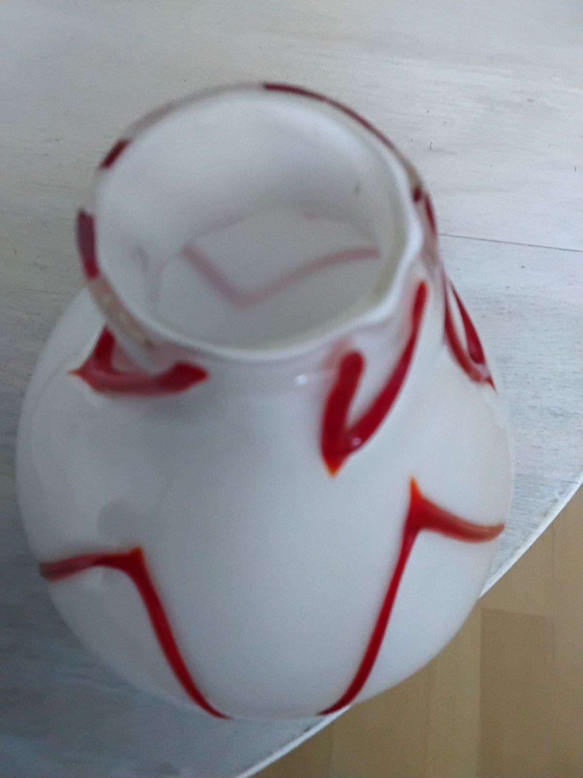 glazen bloemvaas, Huis en Inrichting, Met patroon/structuur, Wit, Ophalen of Verzenden, 18 cm