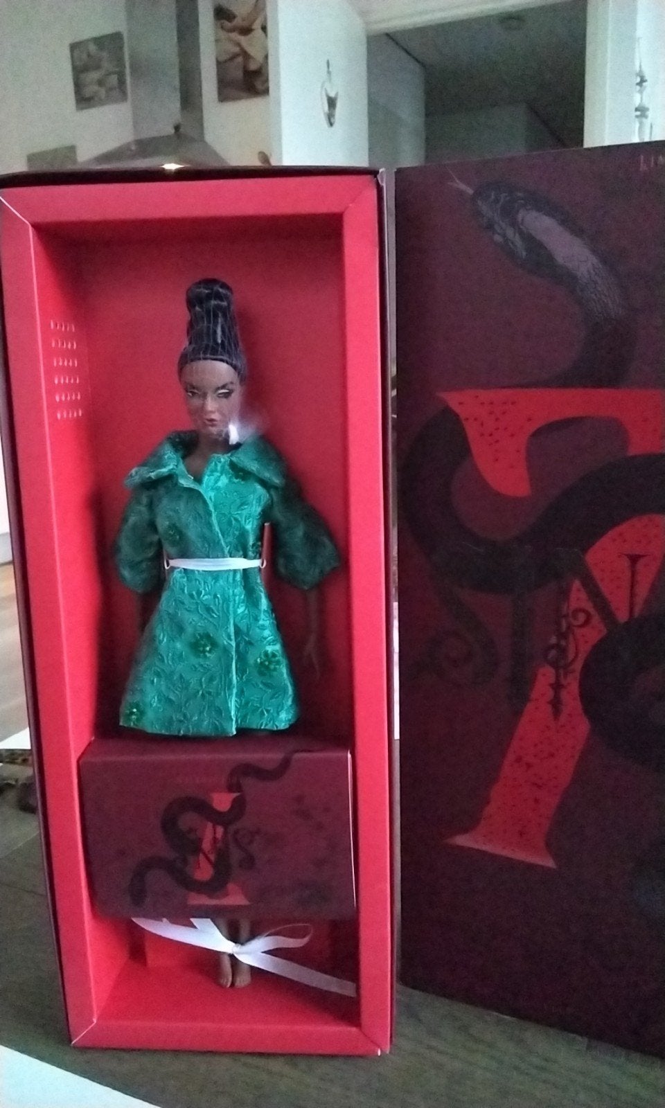 Integrity Toys Fashion poppy Turn 'n Green  Royalty Doll - L, Ophalen of Verzenden, Nieuw, Overige typen