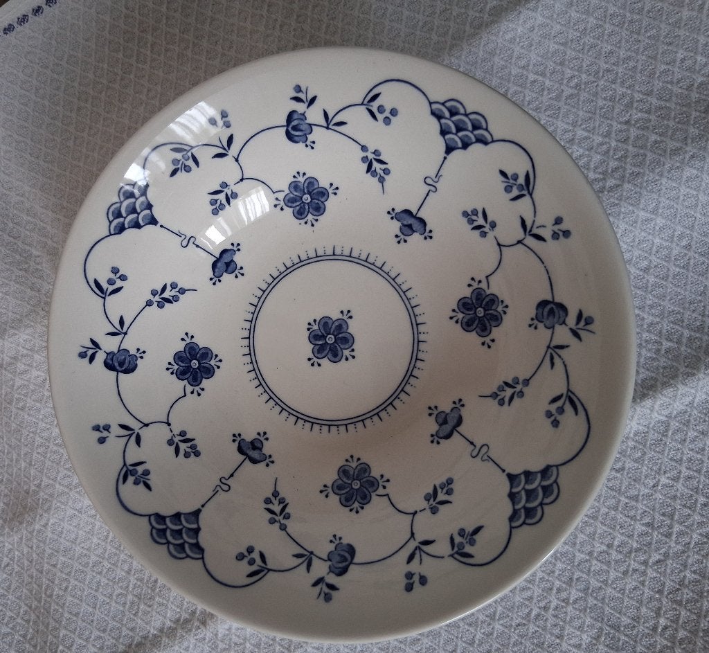 Churchill Finlandia schaaltje wit blauw *eureka*, Huis en Inrichting, Ophalen of Verzenden, Overige stijlen, Porselein, Schaal of Schalen