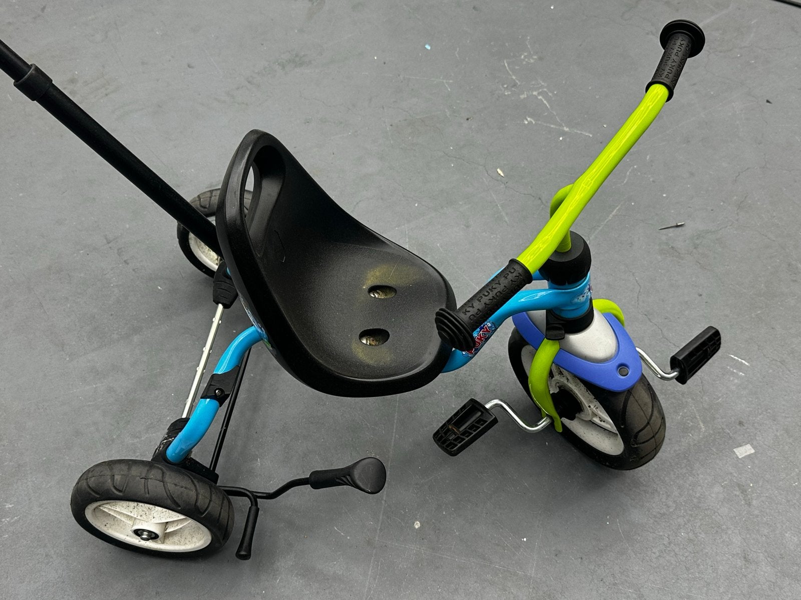 Driewieler peuter met duwstang, Fietsen en Brommers, Fietsen | Driewielers, Ophalen, Gebruikt, Duwstang