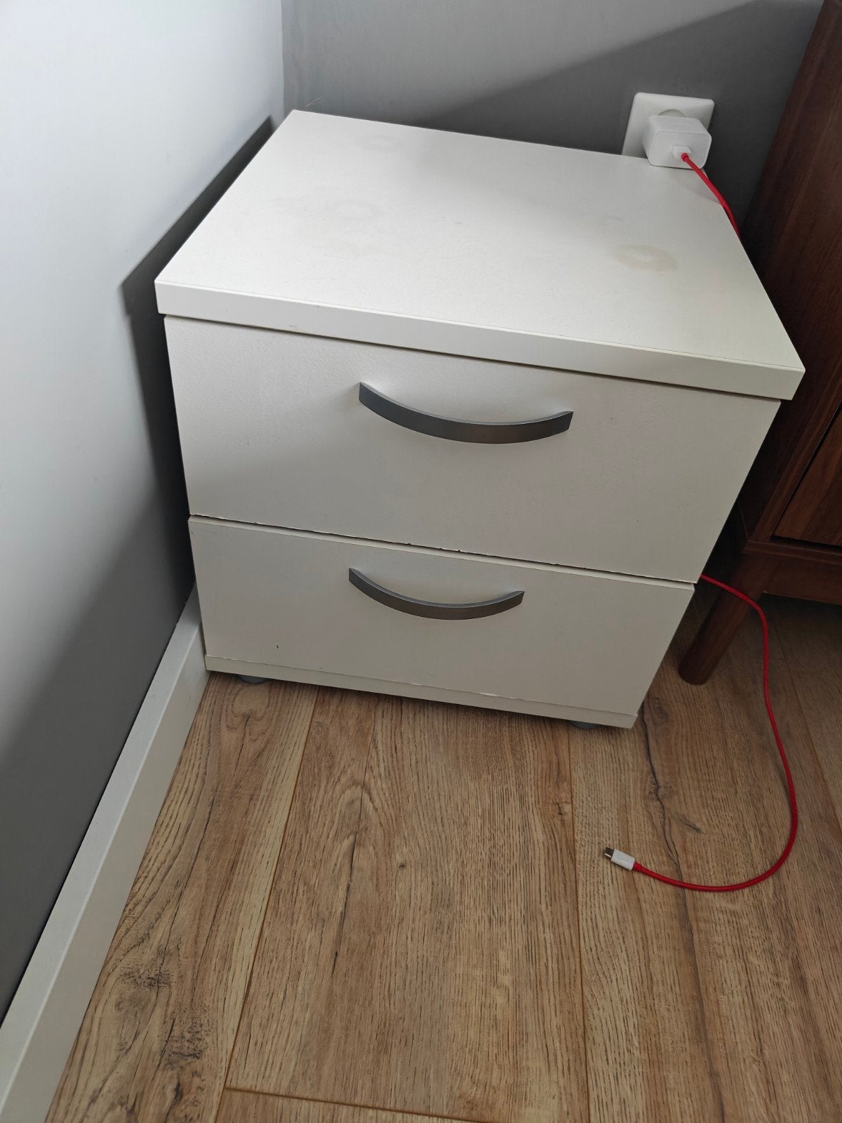 2 nachtkastjes gratis af te halen in Aalten, Ophalen, Gebruikt, Minder dan 45 cm, Minder dan 55 cm