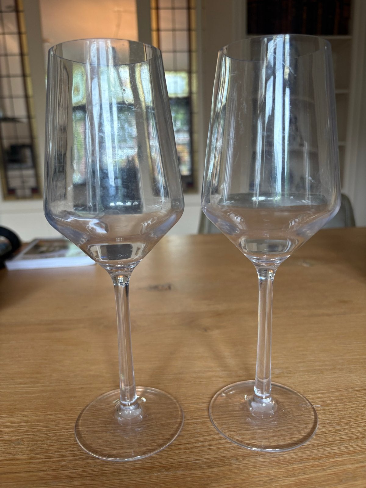 Set van 2 elegante plastic wijnglazen, Ophalen of Verzenden