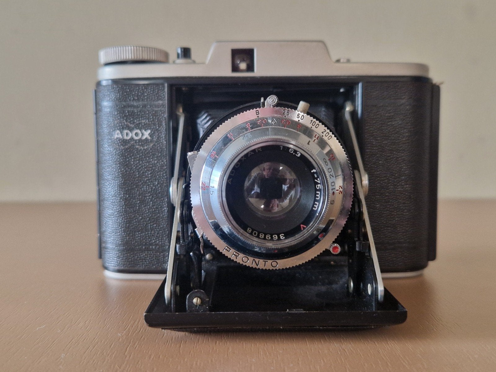 Adox Adoxar Pronto f=75mm vintage camera met lederen tas, Ophalen of Verzenden