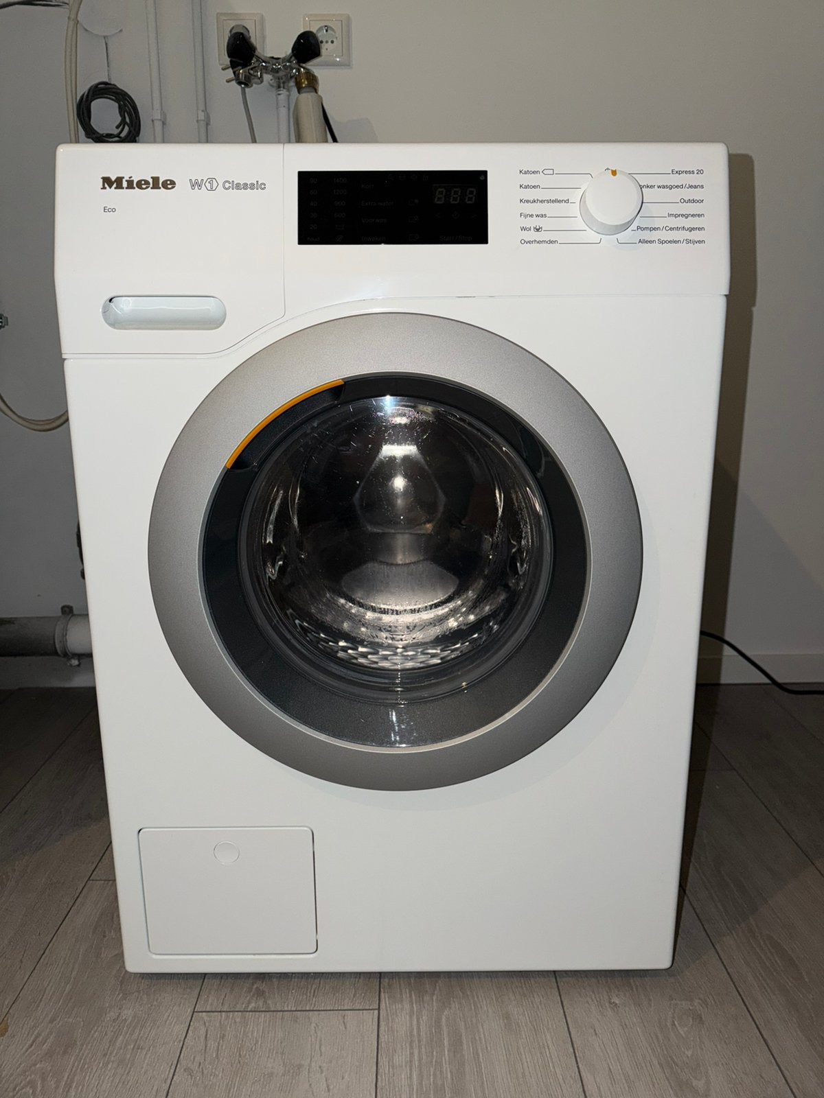 Miele W1 Classic wasmachine, 1200 tot 1600 toeren, 8 tot 10 kg, Ophalen of Verzenden, Zo goed als nieuw