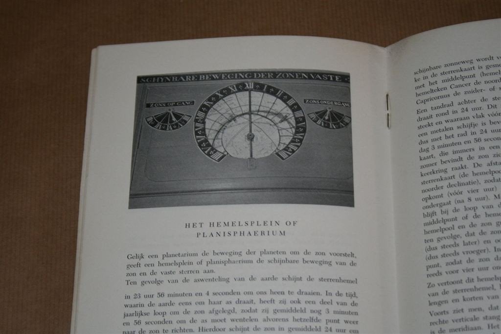 Het planetarium van Eise Eisinga — 1956, Ophalen of Verzenden, Gelezen, Natuurwetenschap