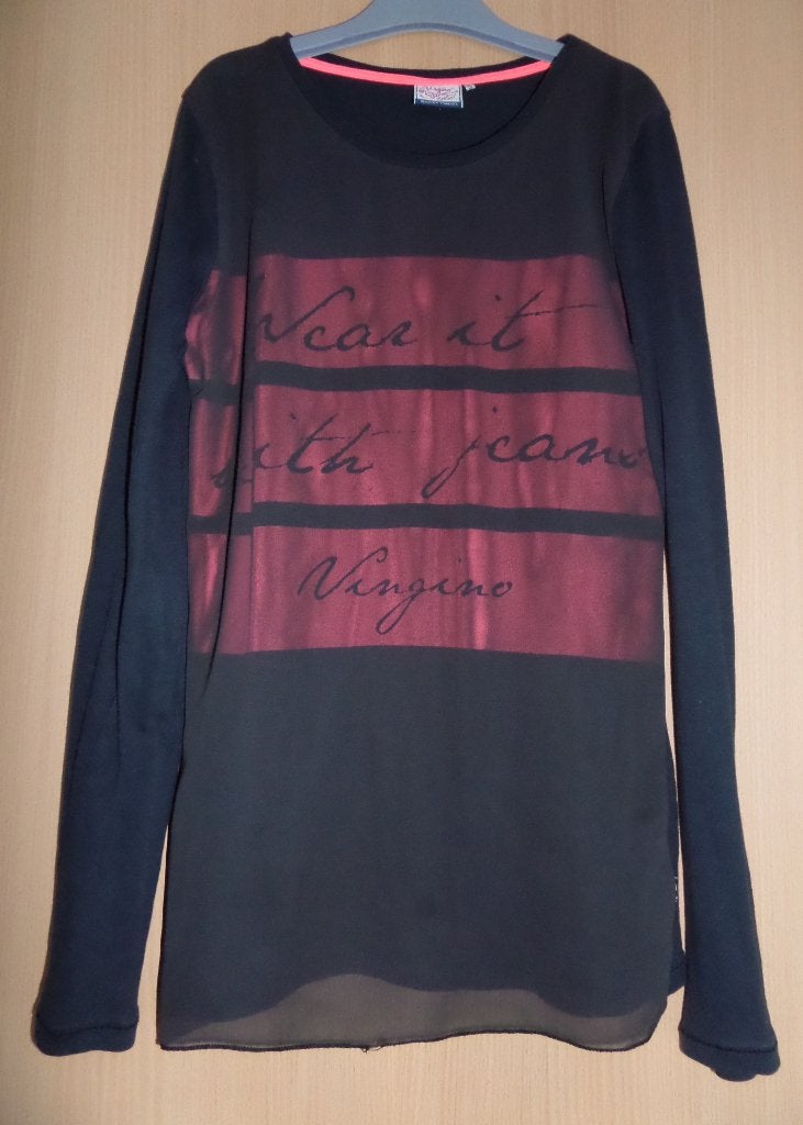 Aparte zwarte Vingino longsleeve met rode tekst maat 170/176, Meisje, Ophalen of Verzenden, Zo goed als nieuw, Vingino