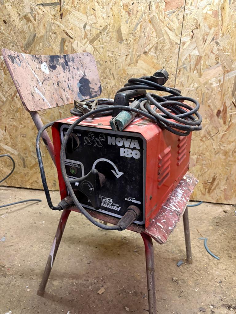 Nova 180 lasapparaat, Doe-het-zelf en Verbouw, Gereedschap | Lasapparaten, Ophalen, Gebruikt, 150 tot 250 ampère, Elektroden