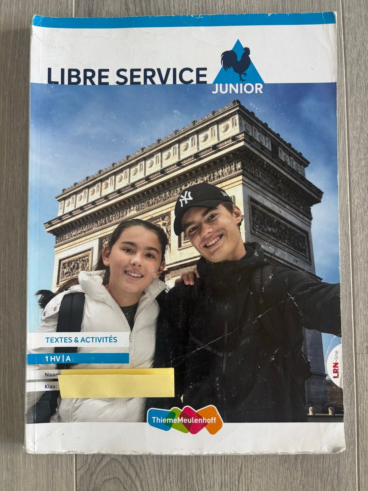Livre Service Junior Frans 1HVA Teksten & Activités, Boeken, Ophalen of Verzenden, Gamma, Gelezen, Niet van toepassing