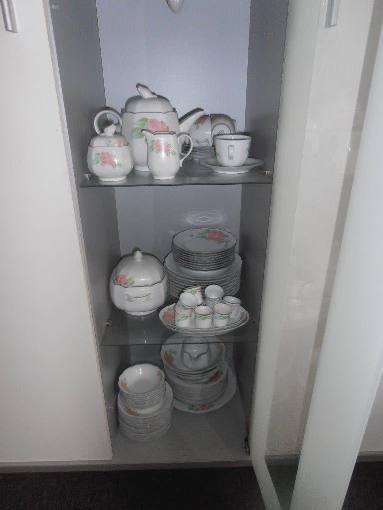 Compleet 77 dlg. servies, Ophalen