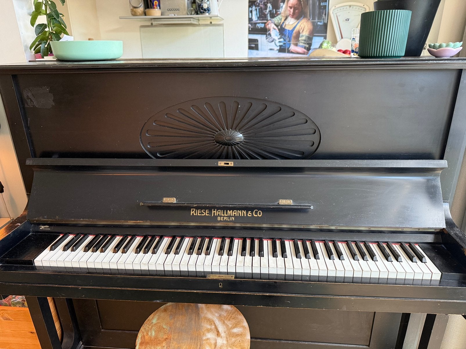 Gratis piano, Muziek en Instrumenten, Ophalen, Zo goed als nieuw, Zwart