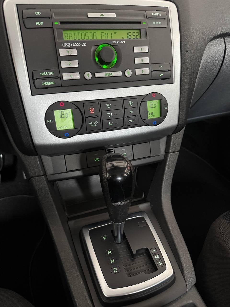 Foto 17 van Ford Focus 1.6-16V Futura