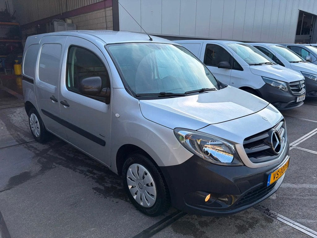 Mercedes-Benz Citan 109 CDI airco trekhaak (bj 2015), Auto's, Mercedes-Benz, Voorwielaandrijving, Euro 5, Overige modellen, 4 cilinders
